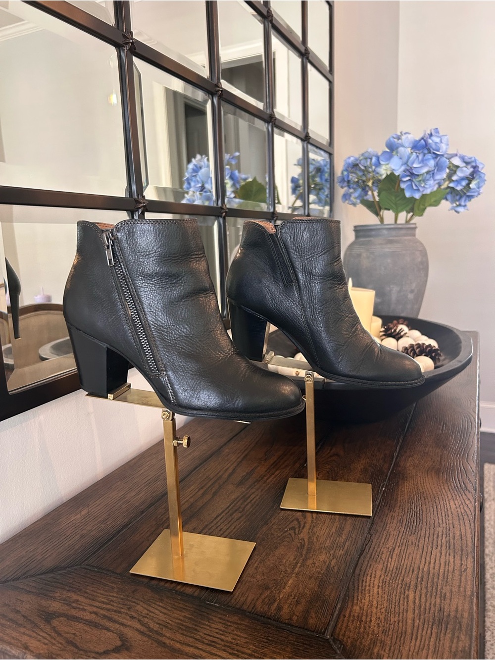 Sofft Wera Black Leather Ankle Boots